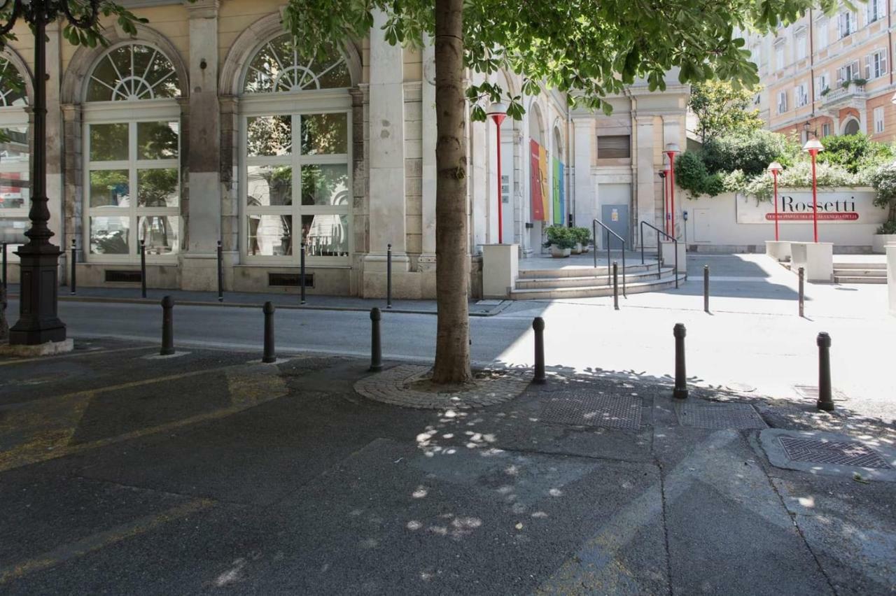Centro Città Teatro Trieste Extérieur photo