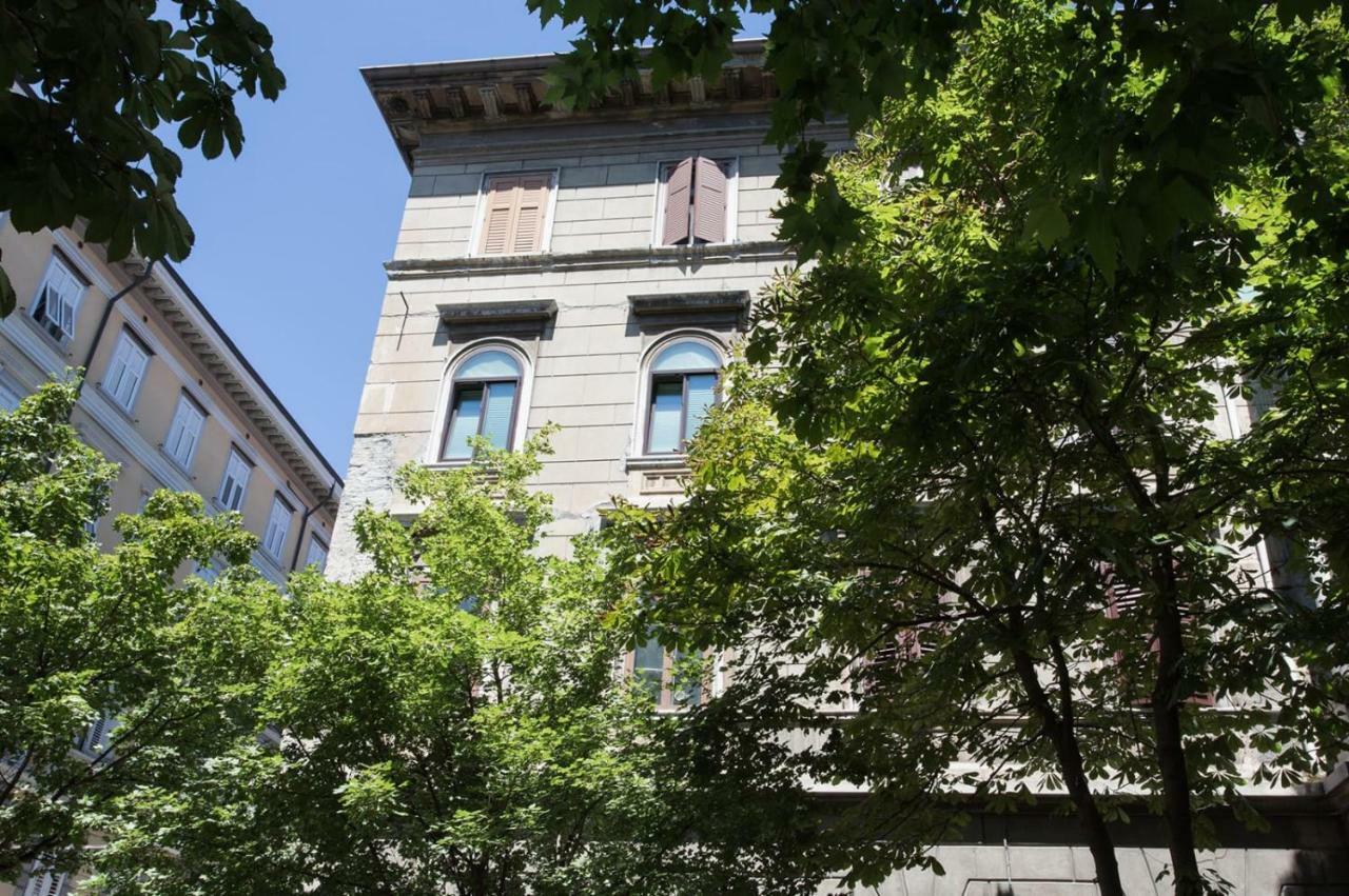Centro Città Teatro Trieste Extérieur photo
